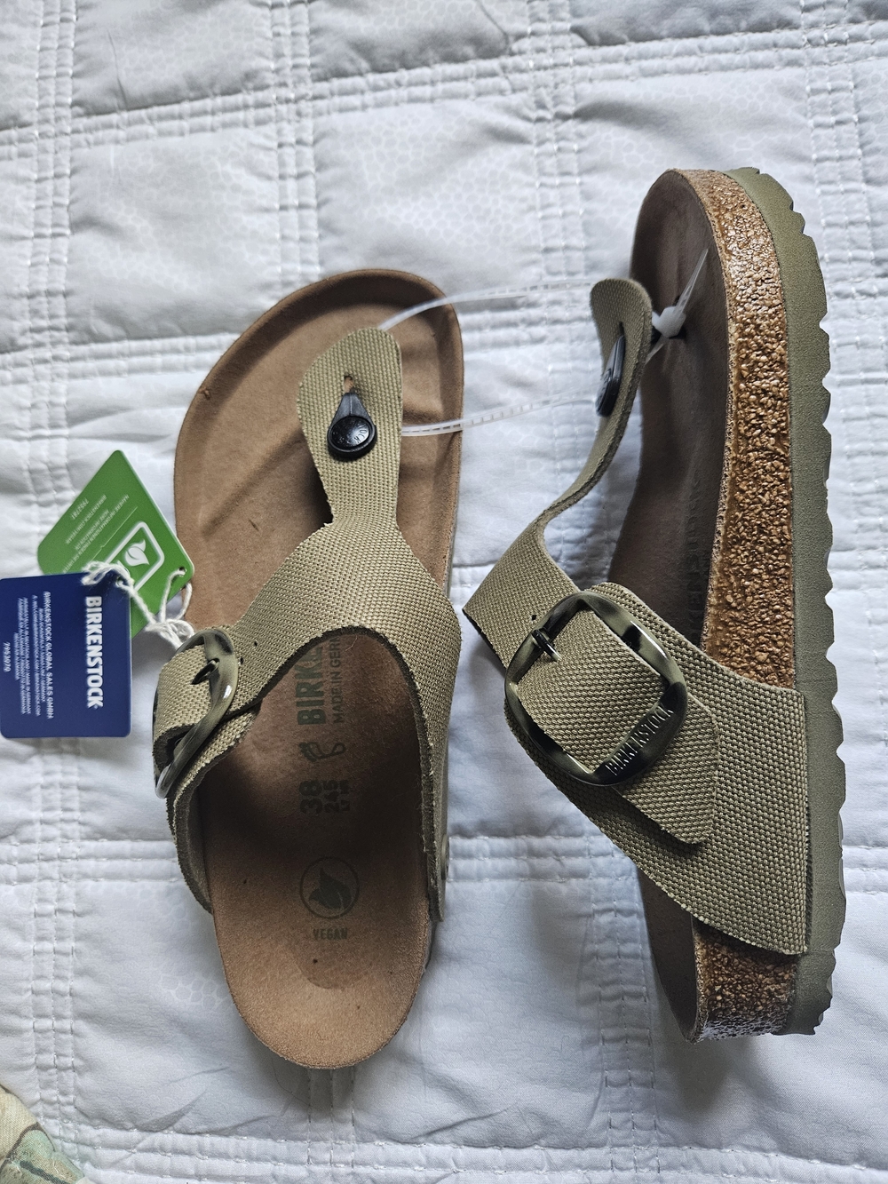 Size 38 Birkenstock Gizeh Big Buckle Thong Sandals in Olive Green